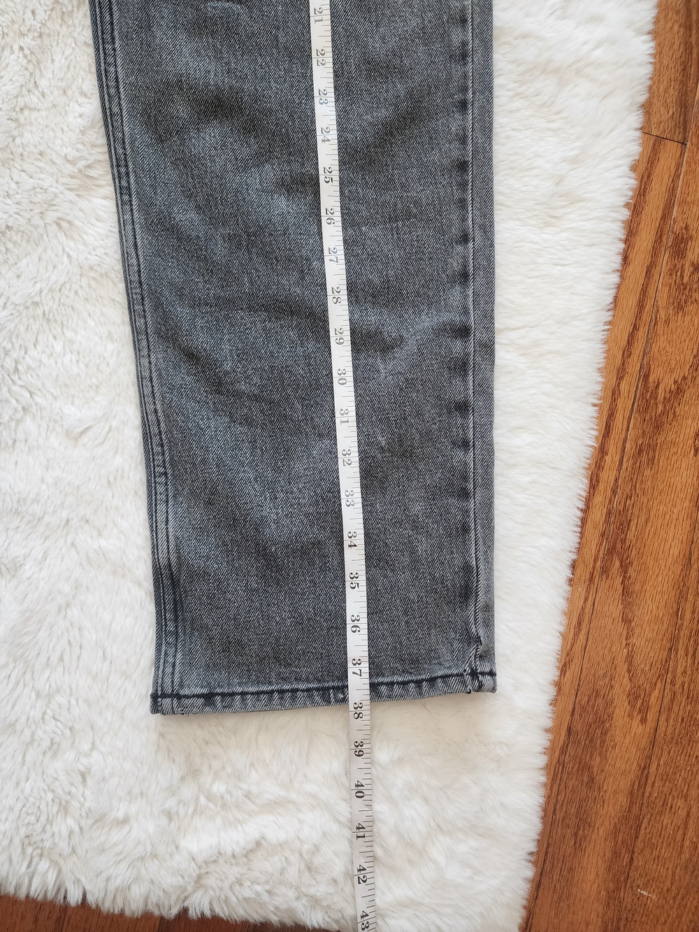 Hollister Men's Straight Leg Jeans in Washed Gray - Picture 3 of 10